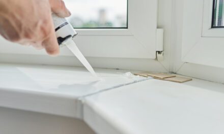 4 Podstawowe Kroki, Jak Usunąć Zaschnięty Klej Montażowy