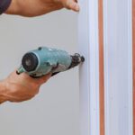 Jak W Prosty Sposób Naprawić Dziurę W Drzwiach Z Płyty